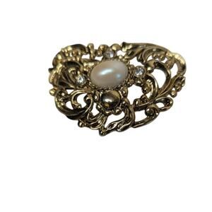 Vintage Gold toned Barouque style simulated pearl cabachon rhinestone brooch pin